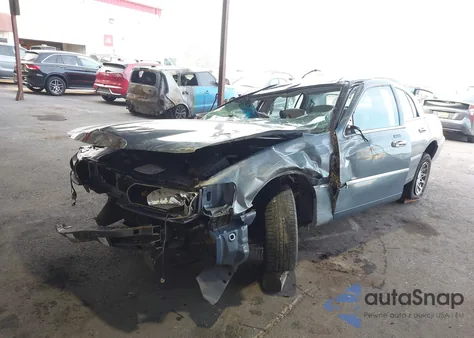 1999 Lincoln Town Car Signature from USA, damaged, VIN 1LNHM82W2XY686248